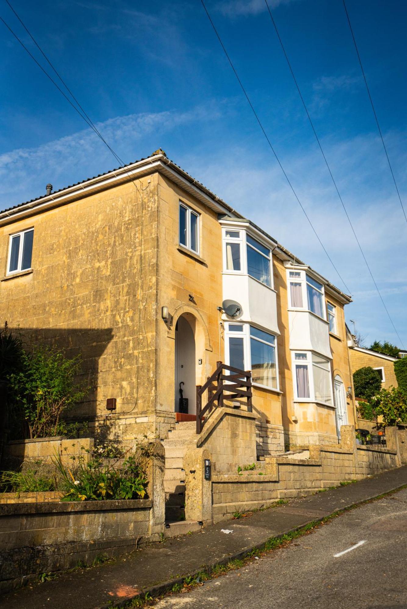 Haven Hotel Bath Exterior photo
